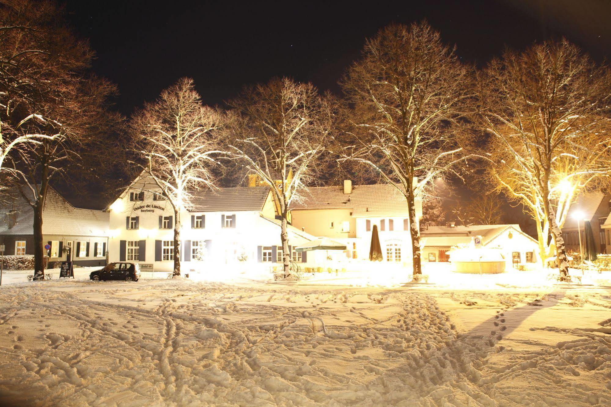 In De Witte Dame Hotel Bar Kitchen Apartments Grubbenvorst Exterior photo